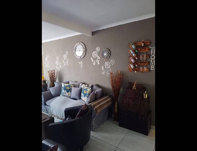 2 BEDROOM APARTMENT FOR SALE IN PRETORIA GARDENS
